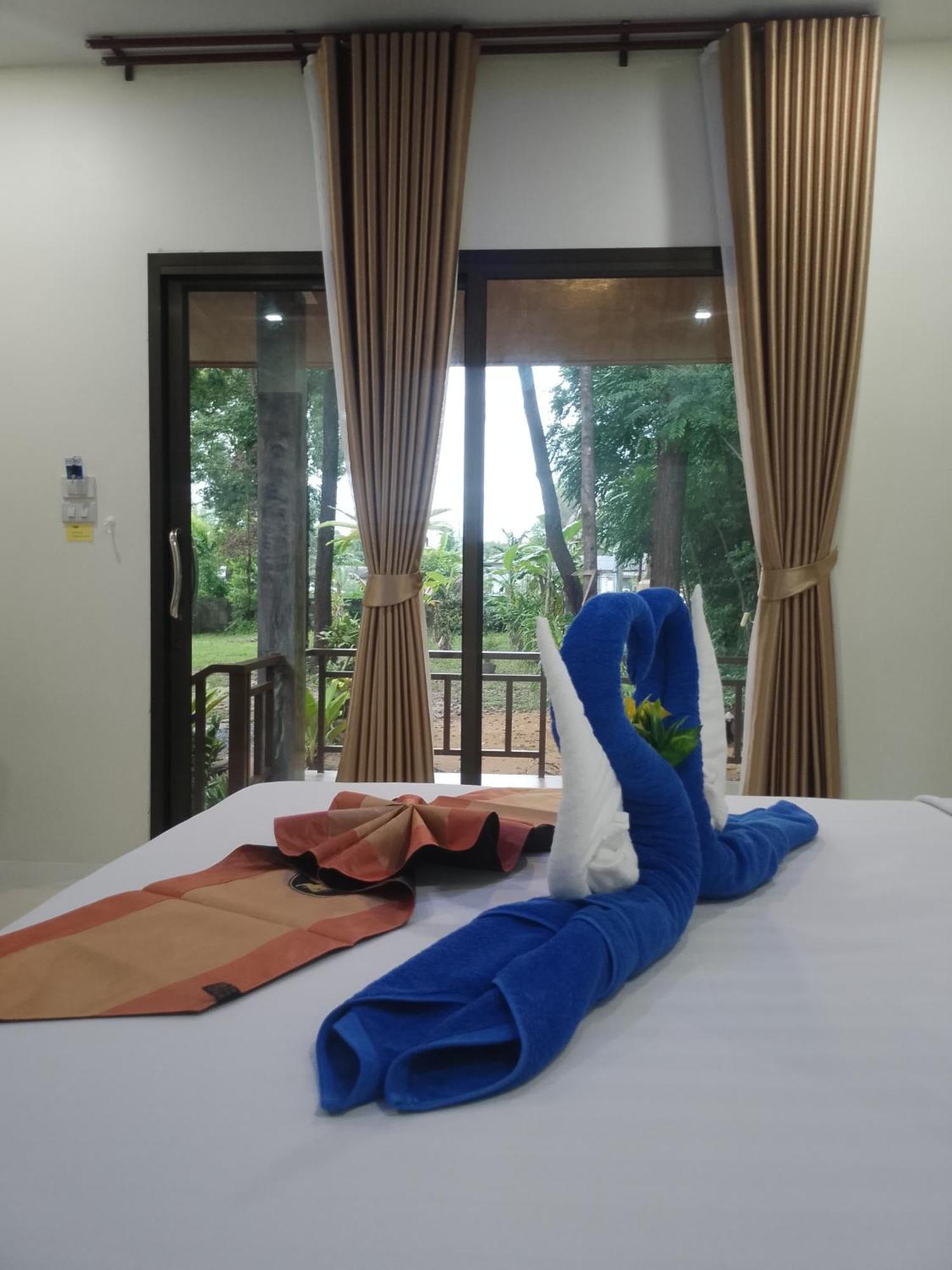 The Sun Long Beach Resort 란타섬 외부 사진
